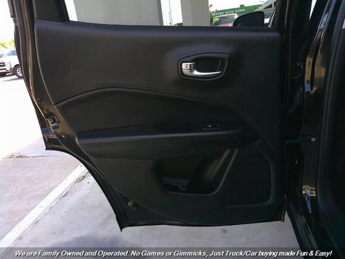 Used 2019 Jeep Compass Altitude image 19