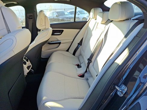 Used 2023 Mercedes-Benz C 300 4MATIC Sedan image 10