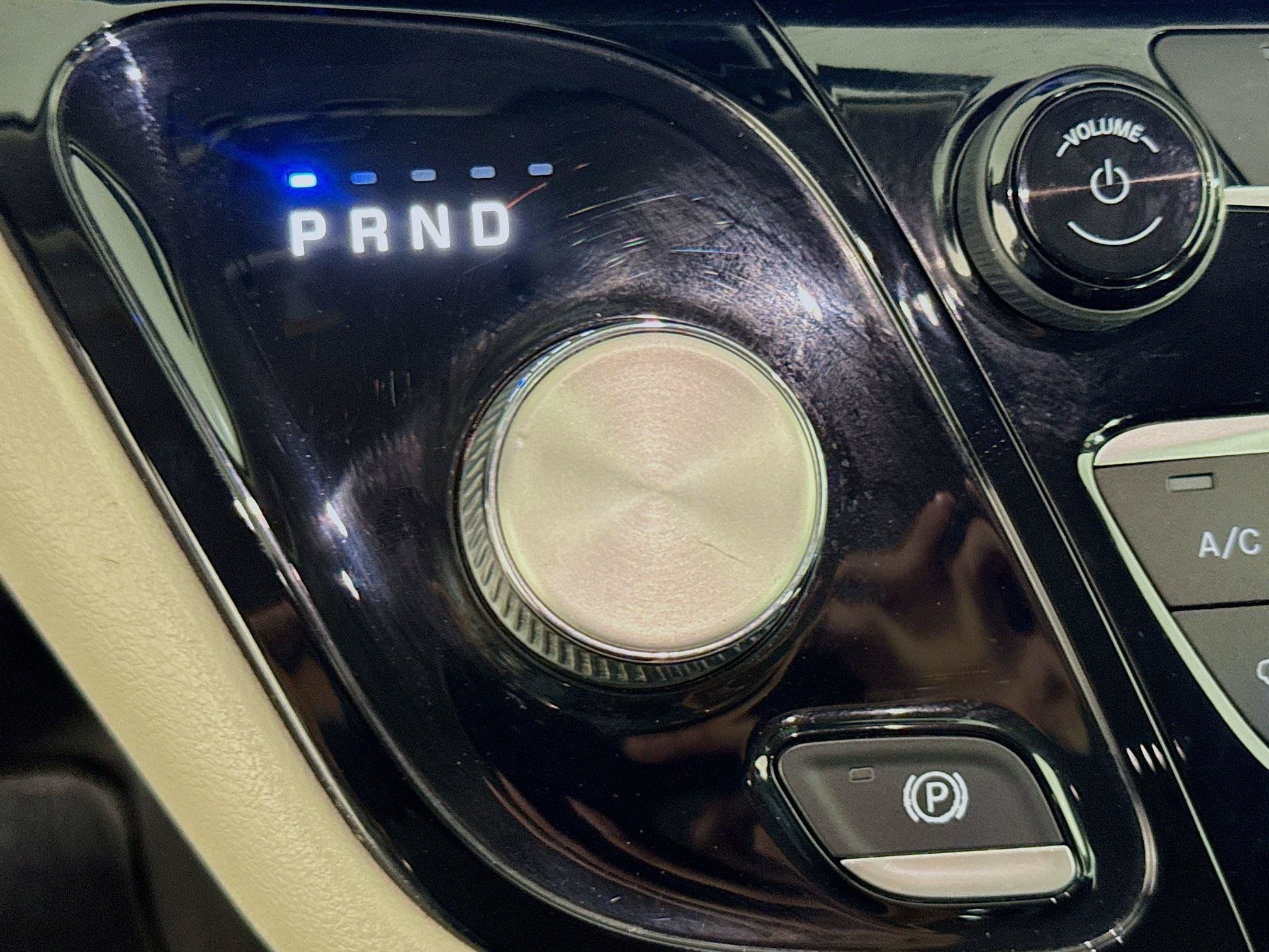 Used 2022 Chrysler Voyager LX FWD image 18