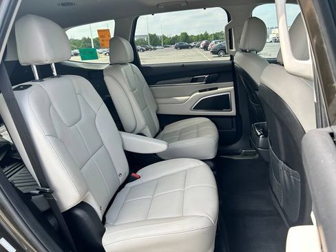 Used 2021 Kia Telluride EX w/ EX Premium Package AWD/4WD image 14
