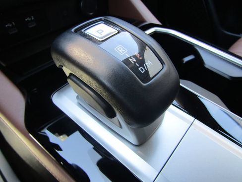 Used 2025 Mitsubishi Outlander SEL AWD/4WD image 18