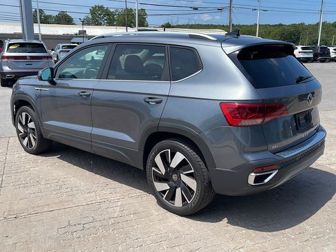 Used 2023 Volkswagen Taos SEL AWD/4WD image 6