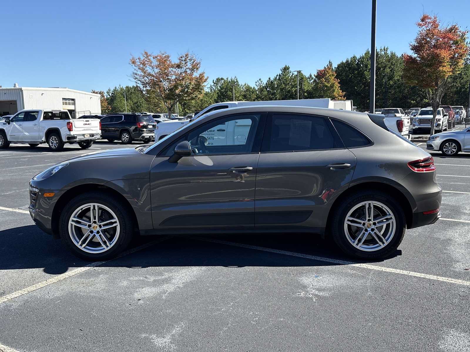 Used 2018 Porsche Macan AWD/4WD image 21