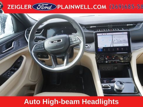 Used 2024 Jeep Grand Cherokee Limited AWD/4WD image 10