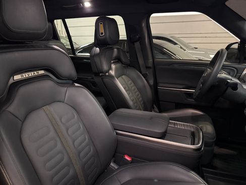 Used 2025 Rivian R1S Adventure image 36