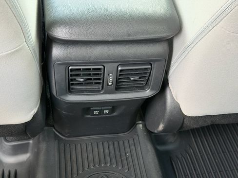 Used 2021 Toyota RAV4 XLE w/ Convenience Package AWD/4WD image 24