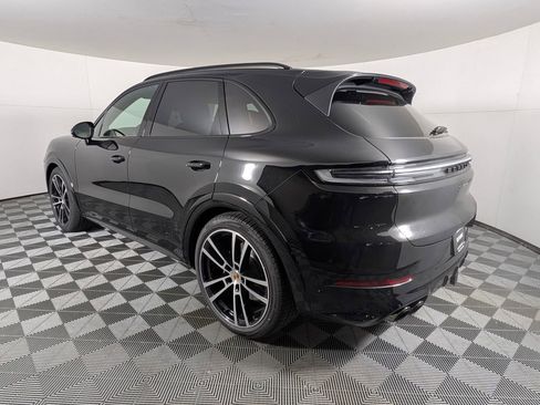 New 2026 Porsche Cayenne GTS image 3