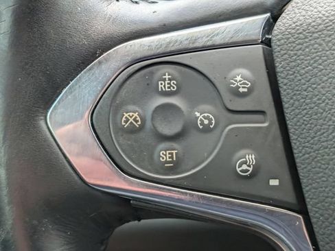 Used 2018 Chevrolet Traverse Premier w/ Driver Confidence II Package FWD image 26