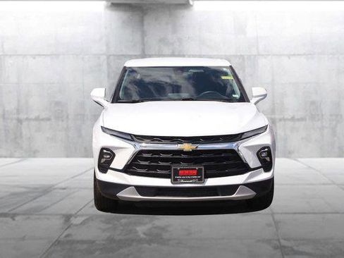Used 2025 Chevrolet Blazer LT AWD/4WD image 4