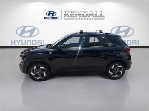 Used 2024 Hyundai Venue SEL FWD image 4