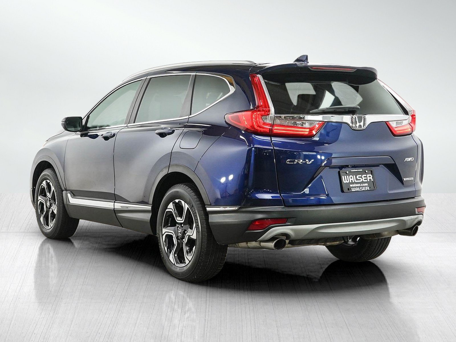 Used 2017 Honda CR-V Touring image 3