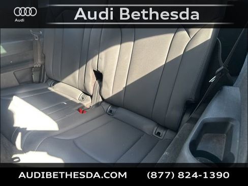 Used 2021 Audi Q7 3.0T Prestige image 32