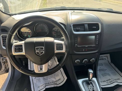 Used 2011 Dodge Avenger Heat FWD image 7