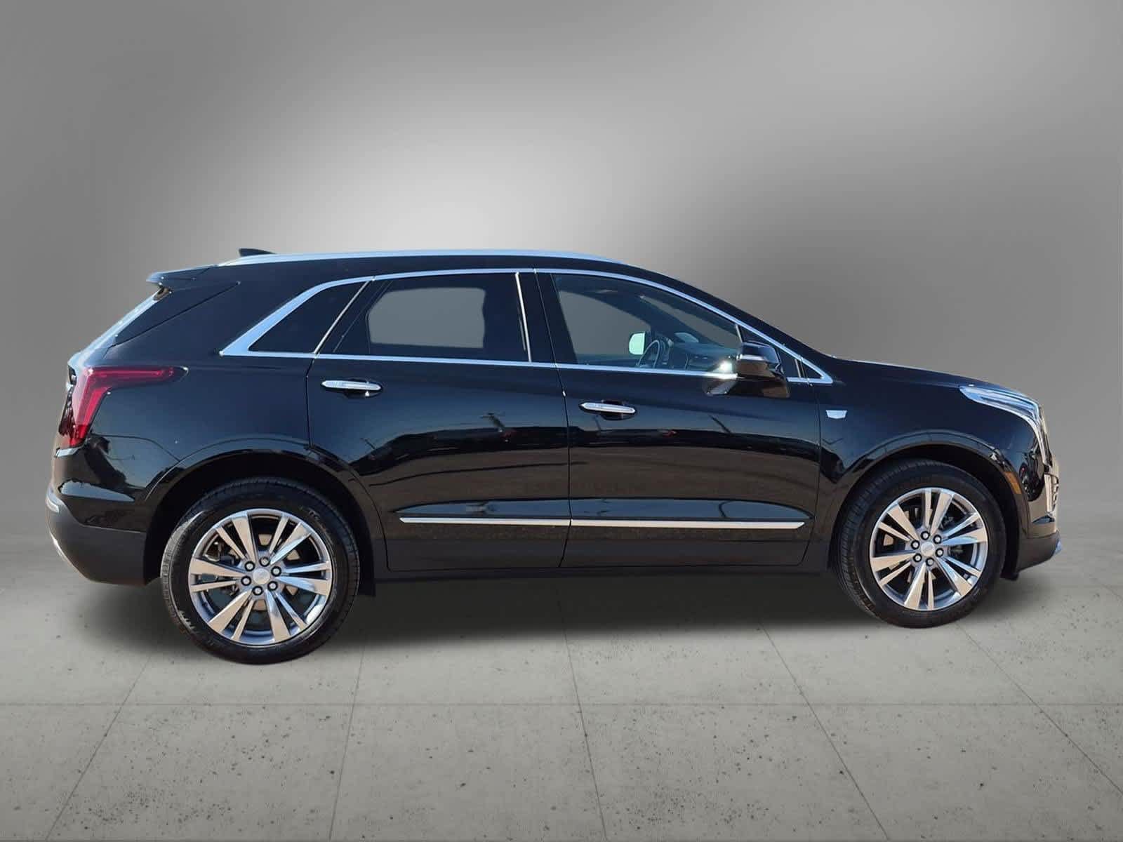 Used 2024 Cadillac XT5 Premium Luxury w/ LPO, Floor Liner Package AWD/4WD image 7