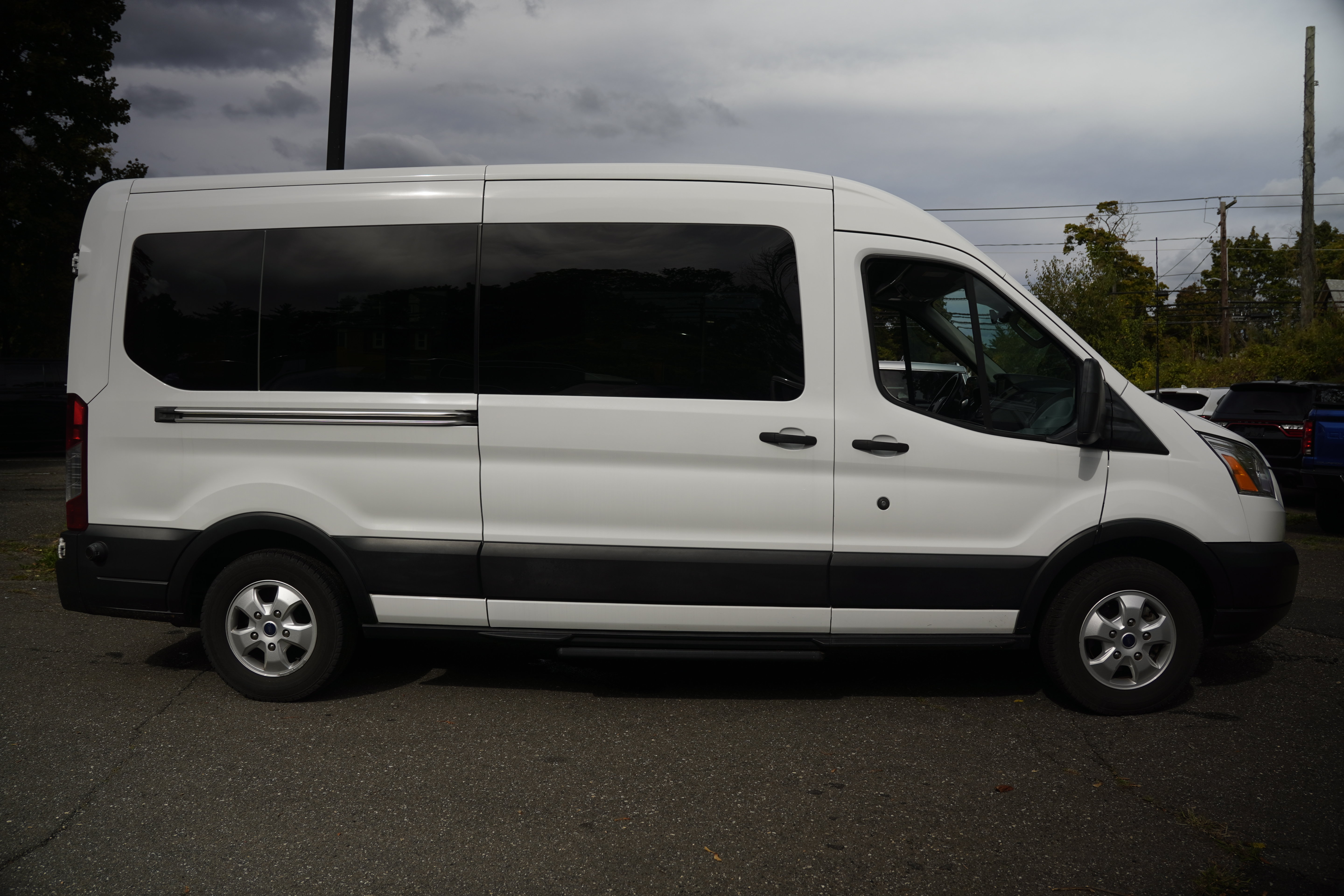 Used 2019 Ford Transit 350 XLT RWD image 8