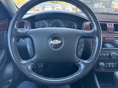 Used 2009 Chevrolet Impala LTZ FWD image 13