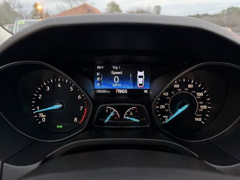 Used 2016 Ford Focus SE w/ Equipment Group 201A image 3