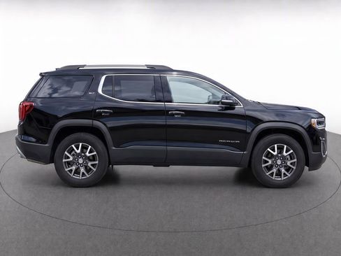 Used 2023 GMC Acadia SLT FWD image 8