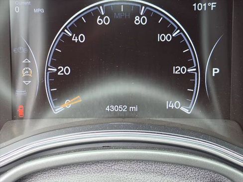 Certified 2022 Jeep Grand Cherokee Laredo X RWD image 33