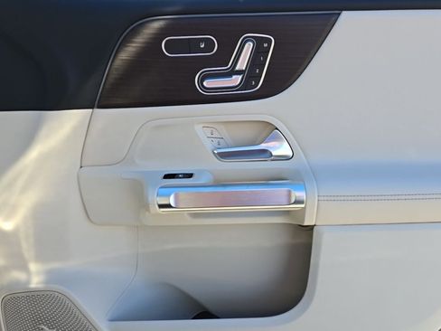 New 2026 Mercedes-Benz GLB 250 4MATIC image 32