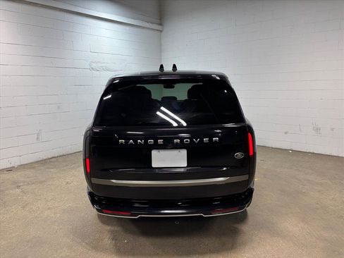 Used 2023 Land Rover Range Rover SE image 8