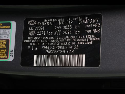 Used 2025 Hyundai Elantra SEL FWD image 31