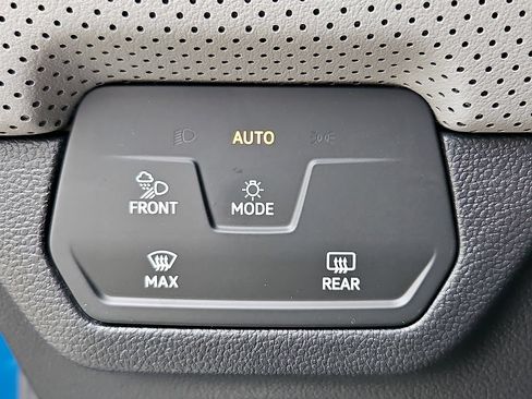 Certified 2025 Volkswagen Atlas Cross Sport SEL AWD/4WD image 25