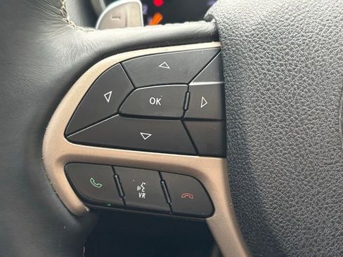 Used 2017 Jeep Grand Cherokee Limited AWD/4WD image 11