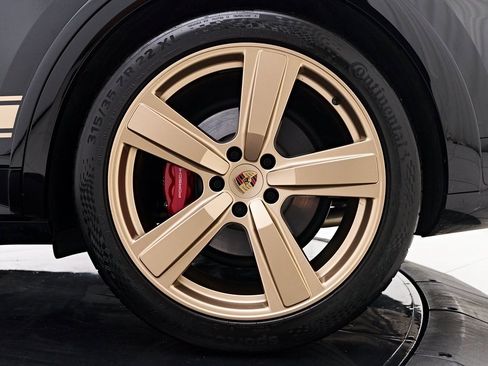 Used 2025 Porsche Cayenne GTS image 26