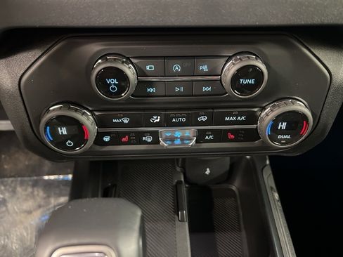 New 2025 Ford Bronco Outer Banks image 12