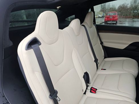 Used 2024 Tesla Model X Base image 16