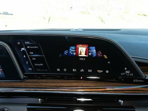 Used 2023 Cadillac Escalade ESV Premium Luxury image 48