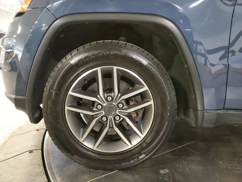 Used 2021 Jeep Grand Cherokee Limited image 32