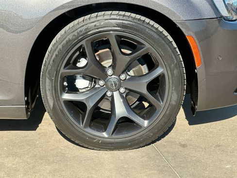 Used 2022 Chrysler 300 S w/ Safetytec Plus Group image 10