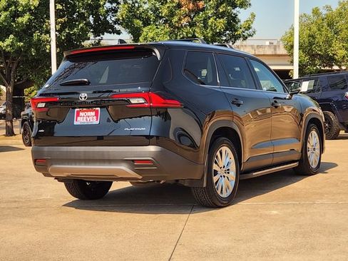 Used 2026 Toyota Grand Highlander AWD image 3