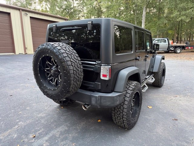 Used 2015 Jeep Wrangler Unlimited Rubicon AWD/4WD image 5