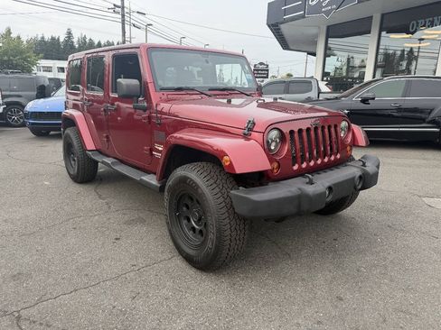 Used 2012 Jeep Wrangler Unlimited Sahara w/ Dual Top Group AWD/4WD image 6