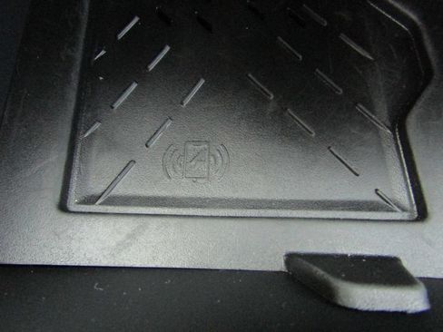 Used 2025 Chrysler Pacifica Limited FWD image 34