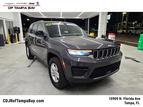 Used 2024 Jeep Grand Cherokee Laredo w/ Luxury Tech Group I AWD/4WD image 1