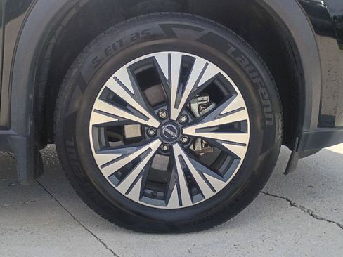Used 2023 Nissan Rogue SV w/ SV Premium B Package FWD image 22