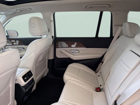Certified 2026 Mercedes-Benz GLS 450 4MATIC image 32