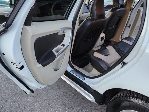 Used 2010 Volvo XC60 T6 image 30