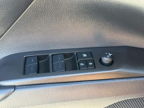 Used 2024 Toyota Camry SE FWD image 25