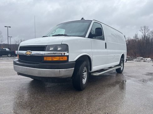 Used 2024 Chevrolet Express 2500 w/ Driver Convenience Package image 4