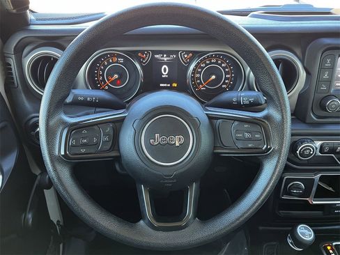 Used 2020 Jeep Gladiator Sport image 11