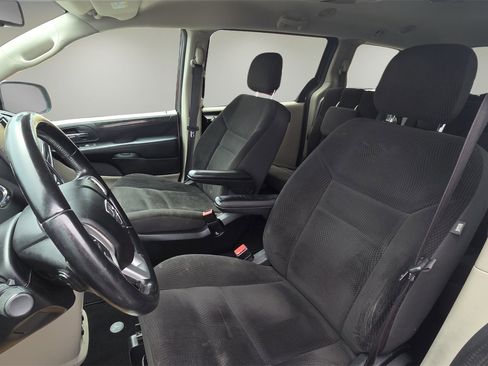 Used 2017 Dodge Grand Caravan SE w/ Power Window Group image 29