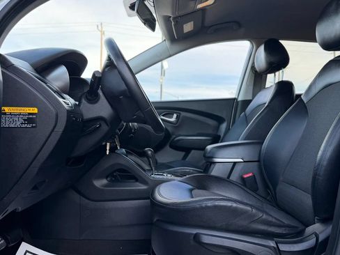 Used 2010 Hyundai Tucson GLS w/ Popular Equipment Pkg 2 FWD image 10