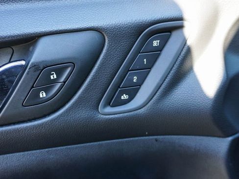 Used 2023 GMC Acadia AT4 w/ Technology Package image 12