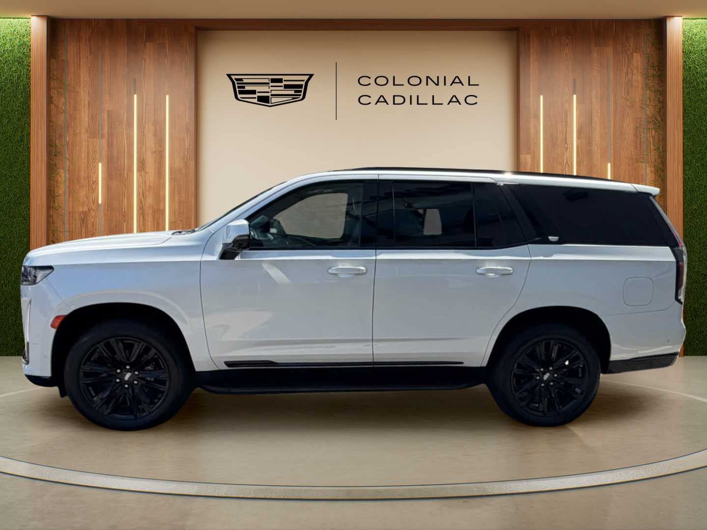 Used 2022 Cadillac Escalade Sport Platinum AWD/4WD image 2