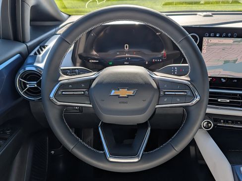 New 2026 Chevrolet Equinox EV LT AWD/4WD image 12